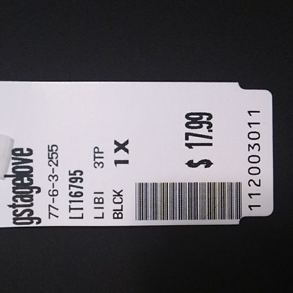 Nwt Black and white blouse - Picture 6 of 6